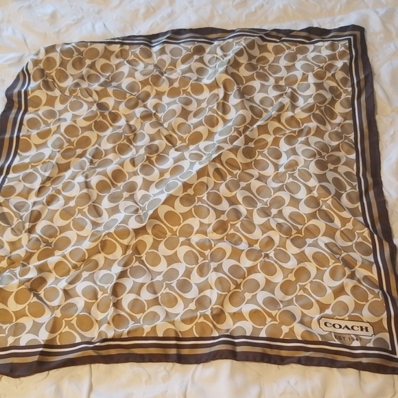 Coach signature scarf - Picture 1 of 1